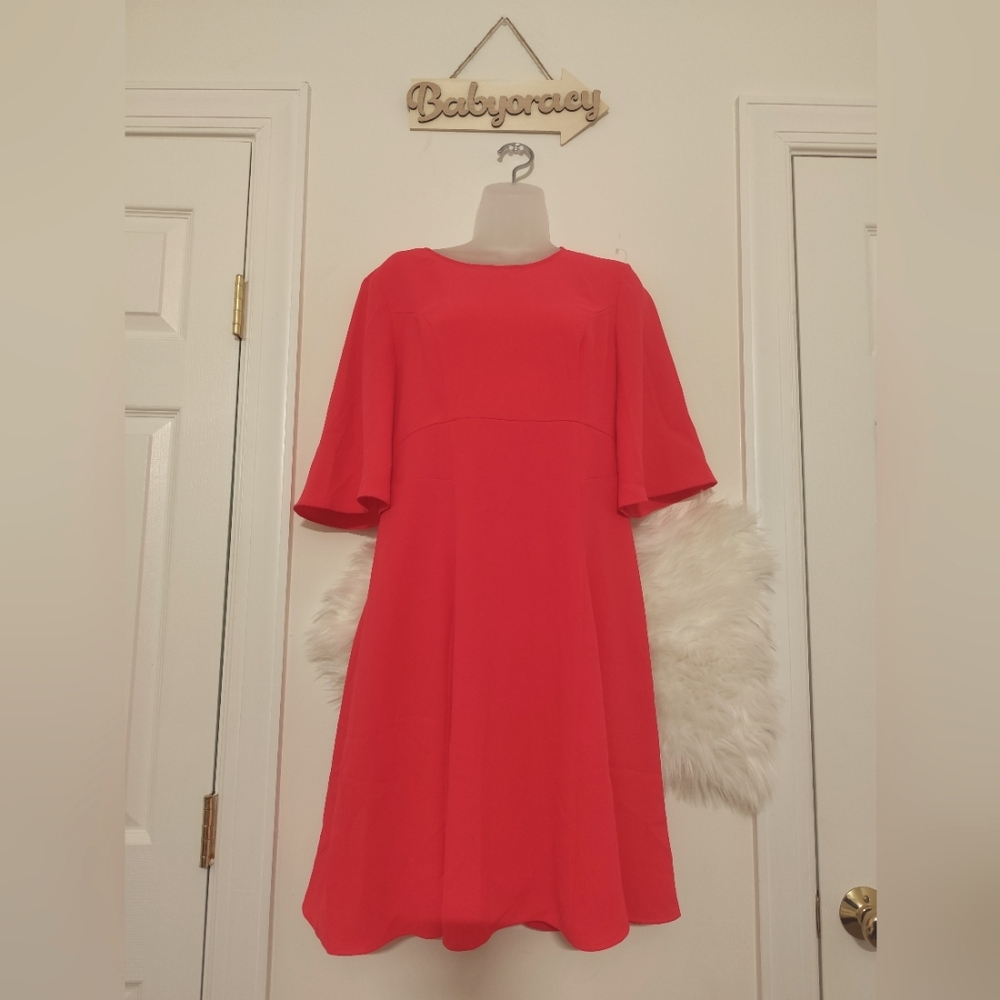 Women dress CeCe Peach in a size 8